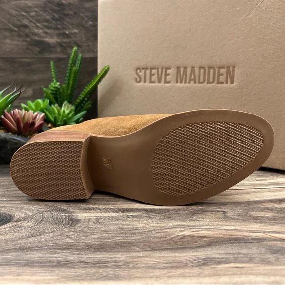 NIB Steve Madden Rainir Notched Ankle Booties Boots Cognac Suede 8 - Picture 6 of 11